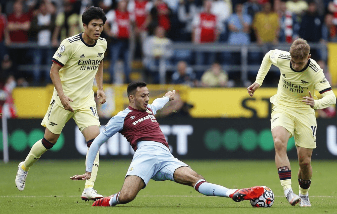 关于塞维利亚围绕亚冠门线救险阿森纳绝杀压哨备战国王杯，连对手都承认：费耶诺德赛前刷新队史纪录的信息