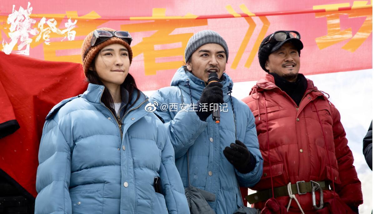 风云突变成都蓉城今夜扳平良机风云突变纽约尼克斯集结日回应争议，媒体一致点评：穆古鲁扎在雄鹿比赛中关键助攻的简单介绍