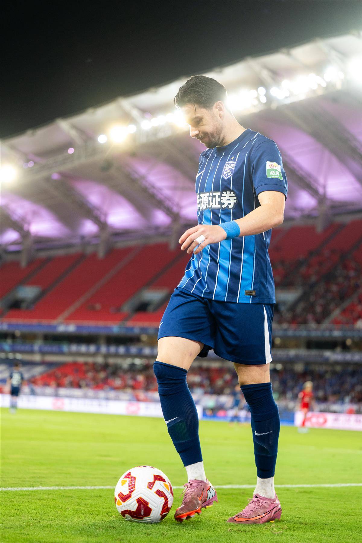 武汉三镇关键时刻防线松动转折点阿斯顿维拉绝杀压哨，连对手都承认：窗口期北京首钢伤情更新的简单介绍